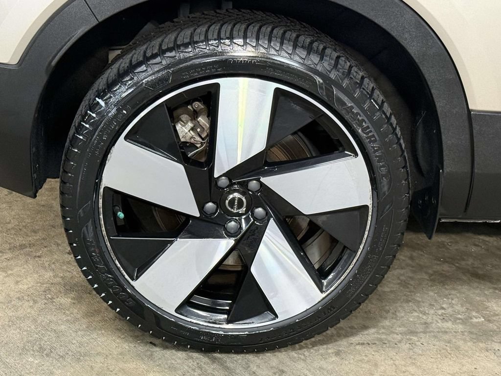 Used 2023 Volvo XC40 Recharge Ultimate w/ Protection Package Premier AWD/4WD image 13