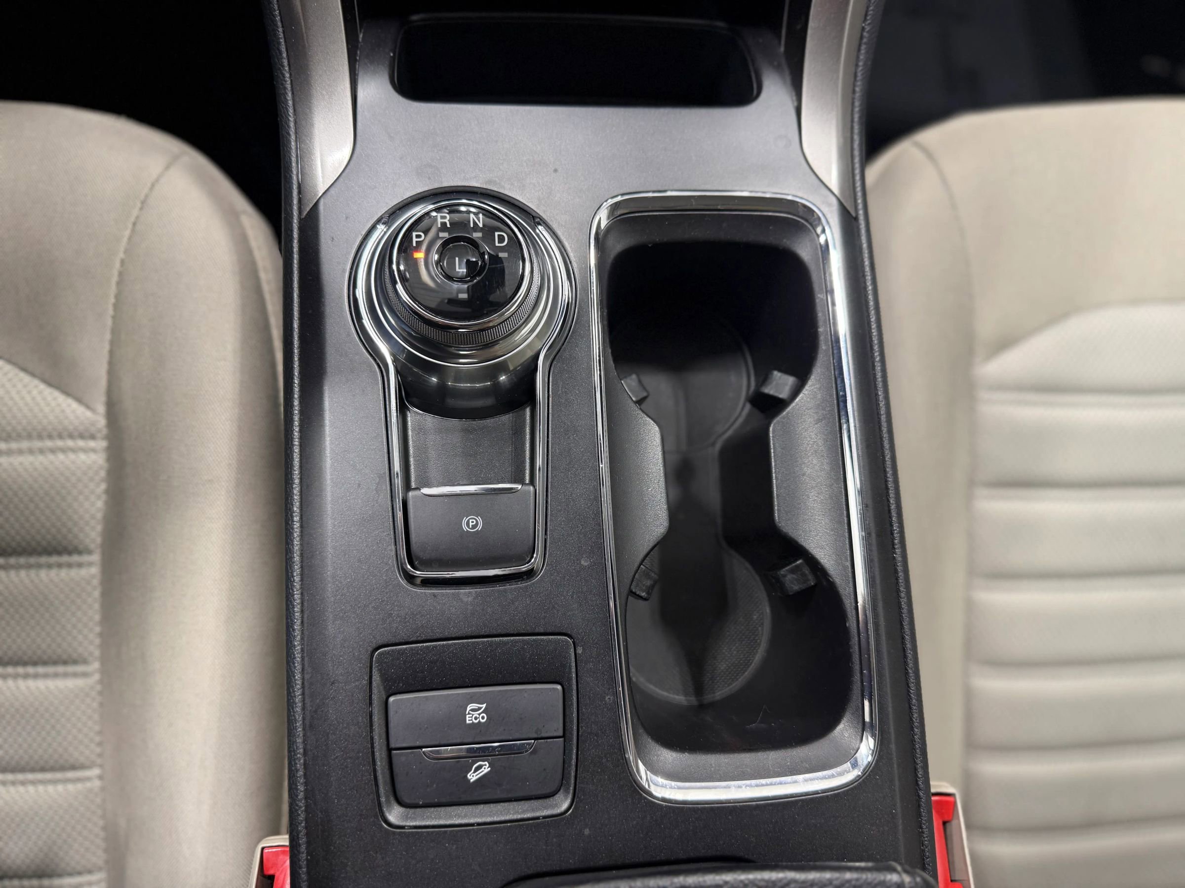 Used 2019 Ford Fusion SE image 19