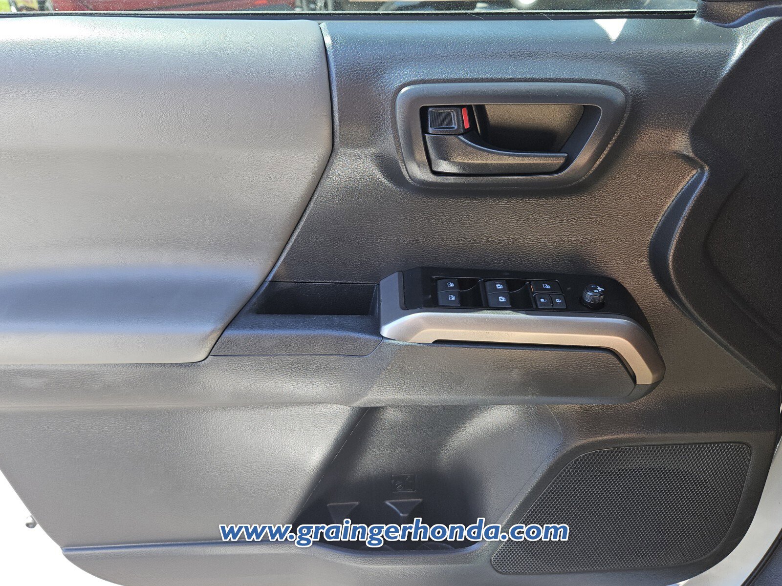 Used 2023 Toyota Tacoma SR5 w/ Technology Package RWD image 23
