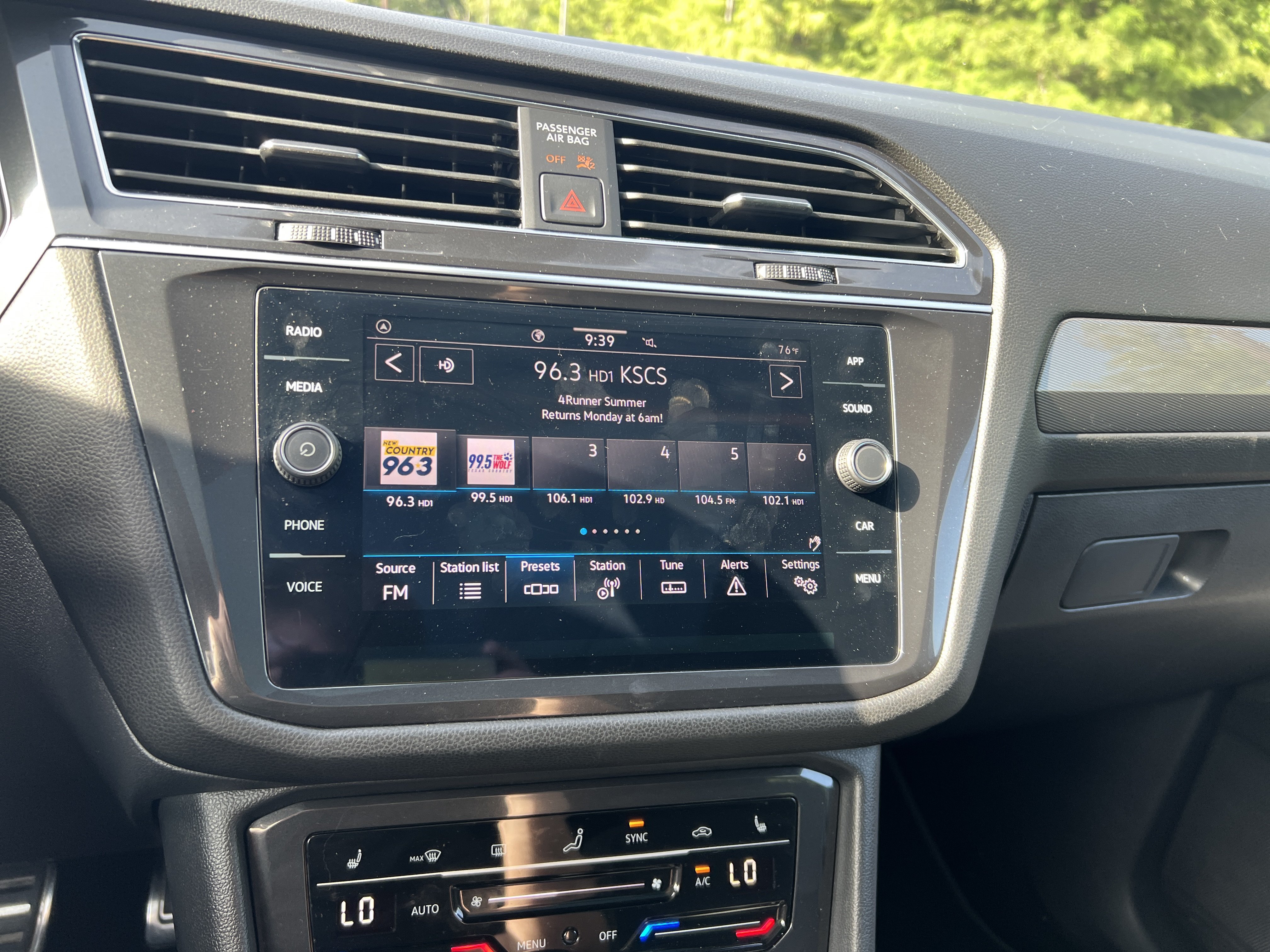 Certified 2023 Volkswagen Tiguan SE R-Line FWD image 20