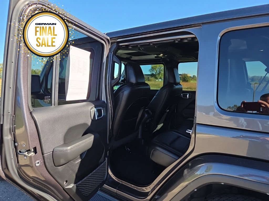 Used 2021 Jeep Wrangler Unlimited Sahara image 24