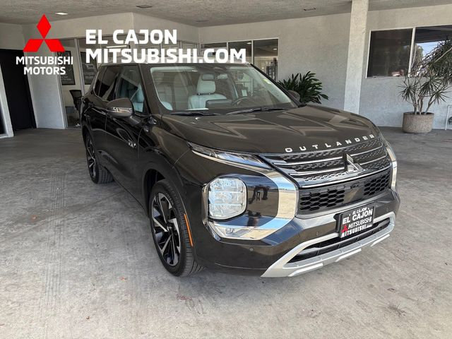 Used 2025 Mitsubishi Outlander SEL