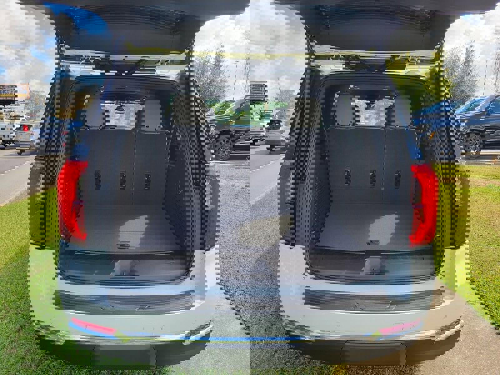 New 2026 GMC Yukon XL Elevation image 7