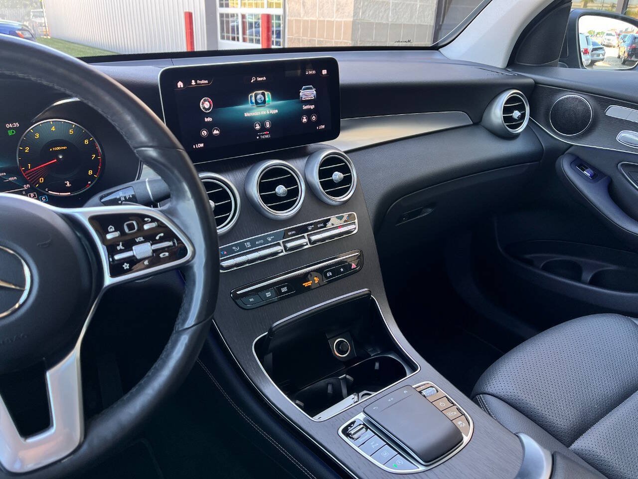 Used 2021 Mercedes-Benz GLC 300 4MATIC image 12