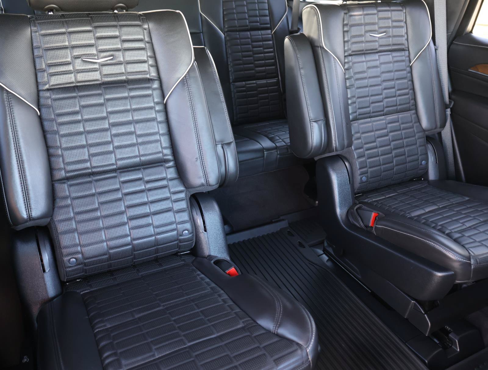 Certified 2023 Cadillac Escalade Sport Platinum w/ LPO, Floor Liner Package AWD/4WD image 28