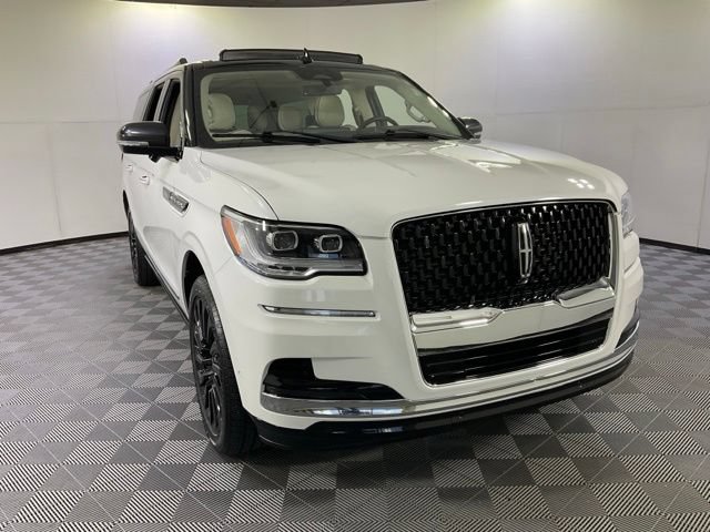 Used 2022 Lincoln Navigator L Black Label AWD/4WD image 8