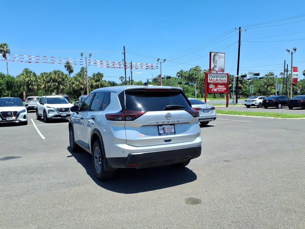Used 2025 Nissan Rogue S FWD image 3