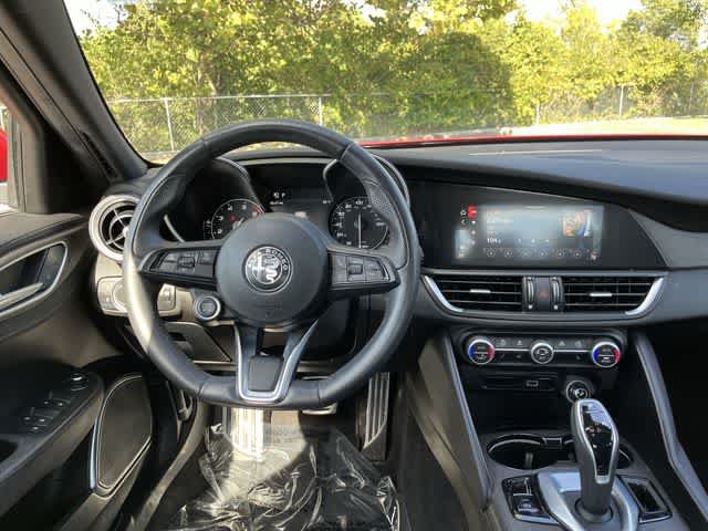 Used 2022 Alfa Romeo Giulia Ti AWD/4WD image 13