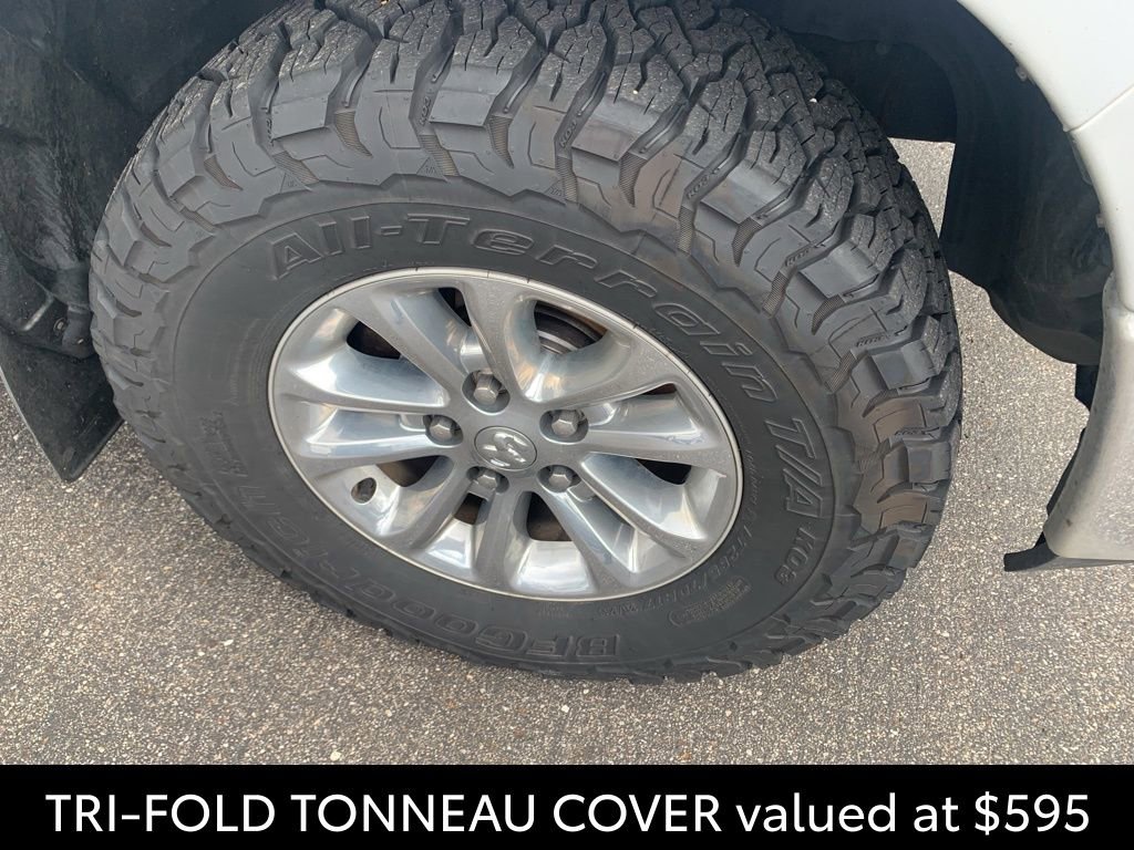 Used 2017 RAM 1500 Classic SLT image 6