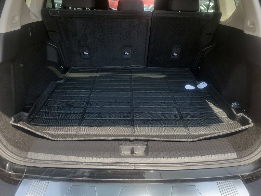 Used 2024 Nissan Rogue S FWD image 27