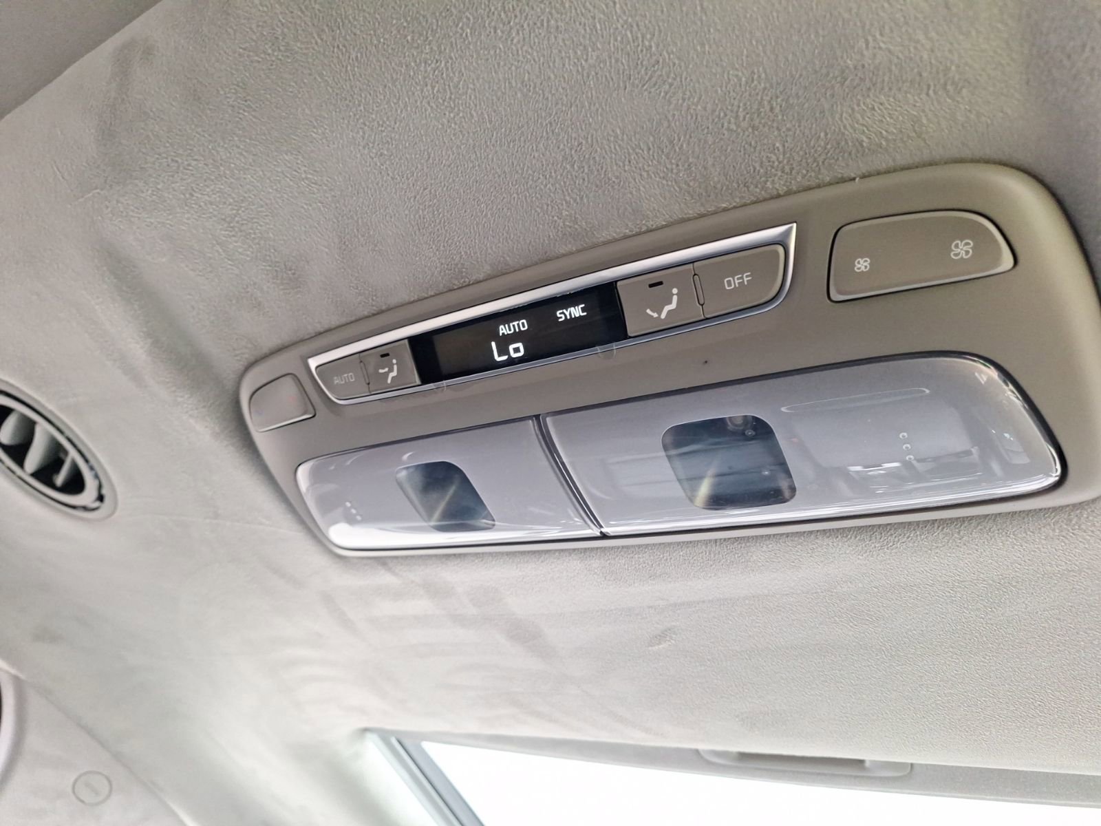 Used 2022 Kia Telluride SX w/ SX Prestige Package image 34