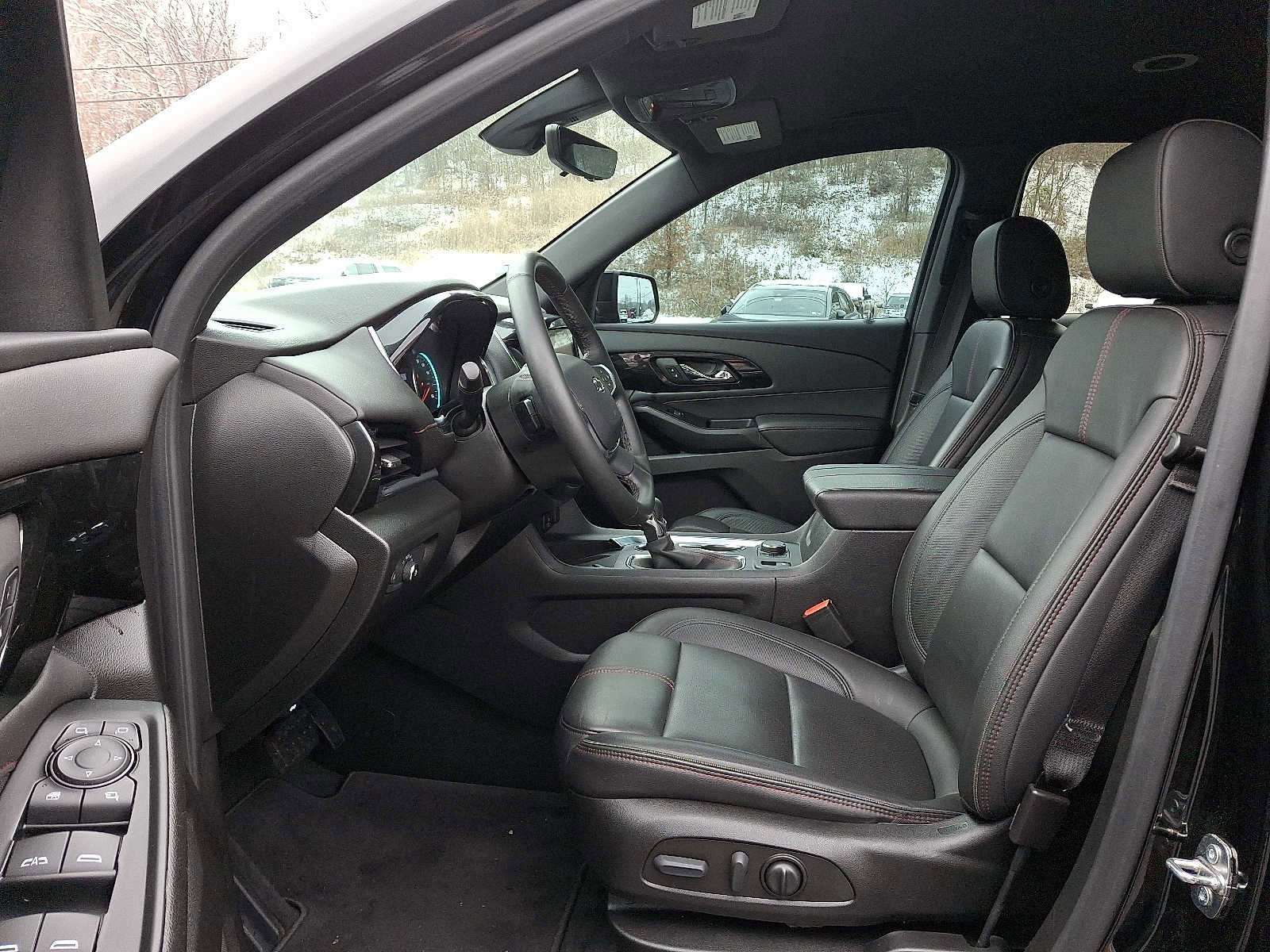 Used 2023 Chevrolet Traverse RS image 13