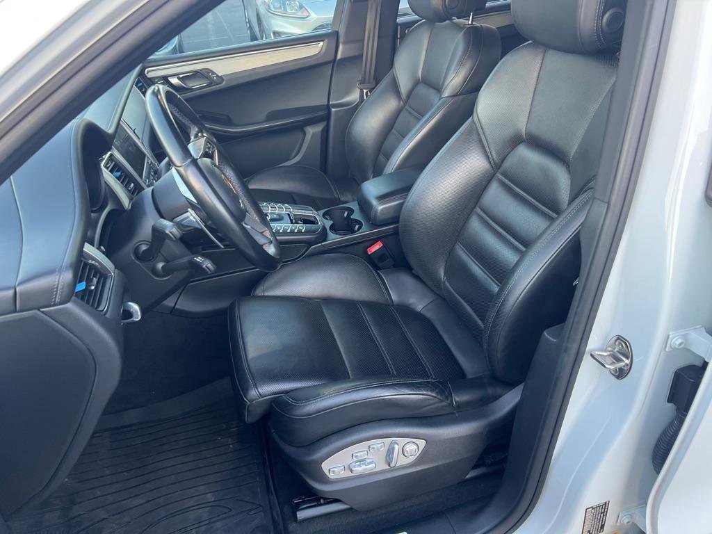 Used 2017 Porsche Macan GTS w/ Premium Package Plus image 12