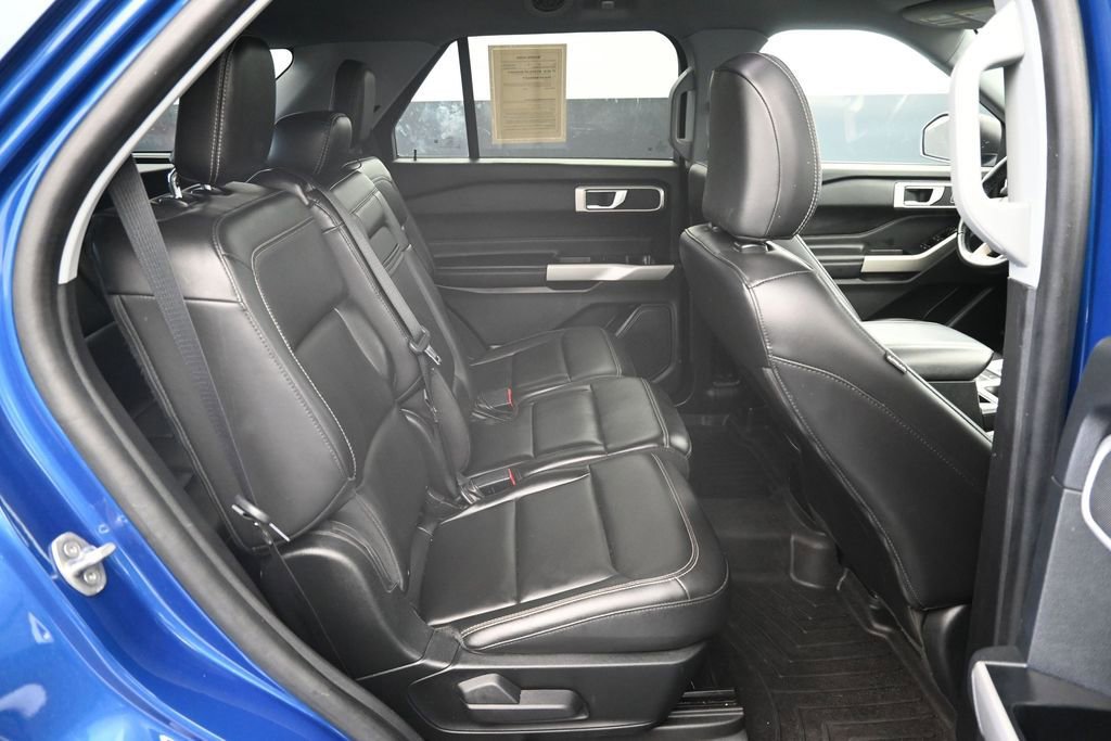 Used 2022 Ford Explorer XLT w/ Equipment Group 202A RWD image 14