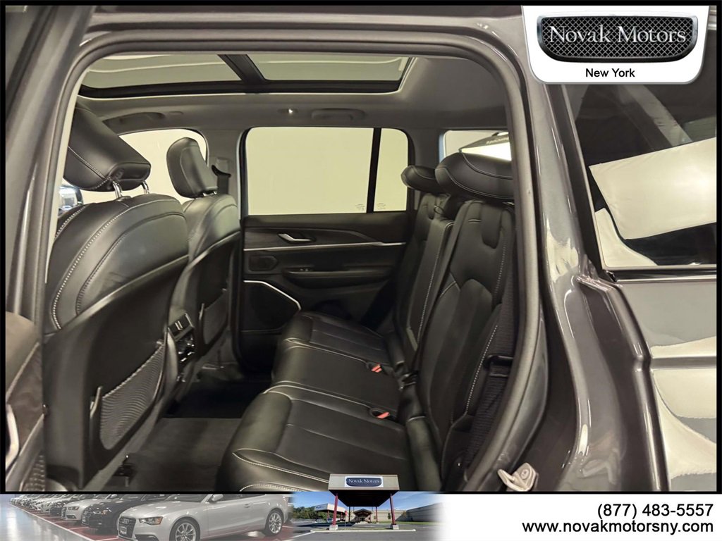 Used 2022 Jeep Grand Cherokee Limited image 11