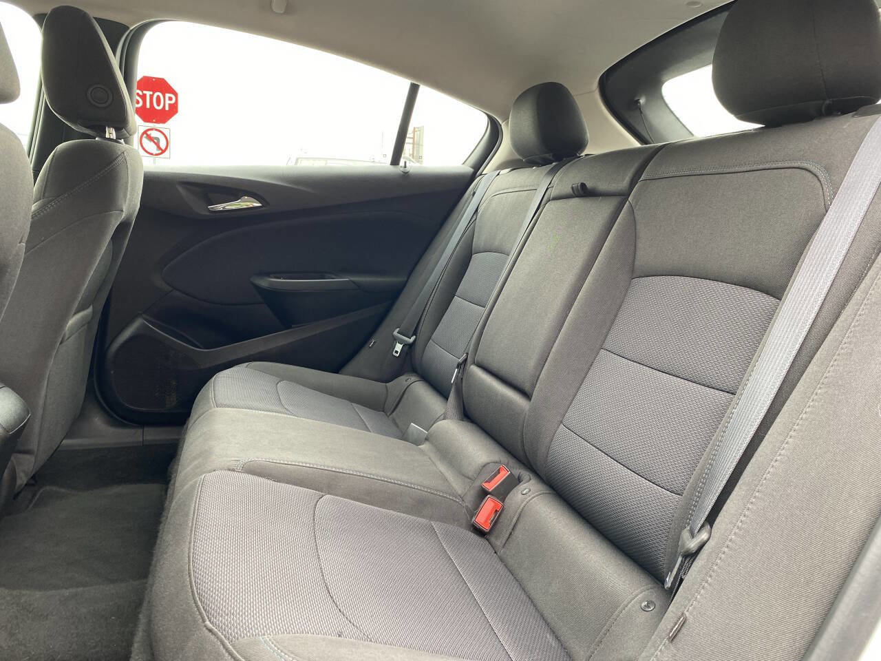 Used 2018 Chevrolet Cruze LT FWD image 15