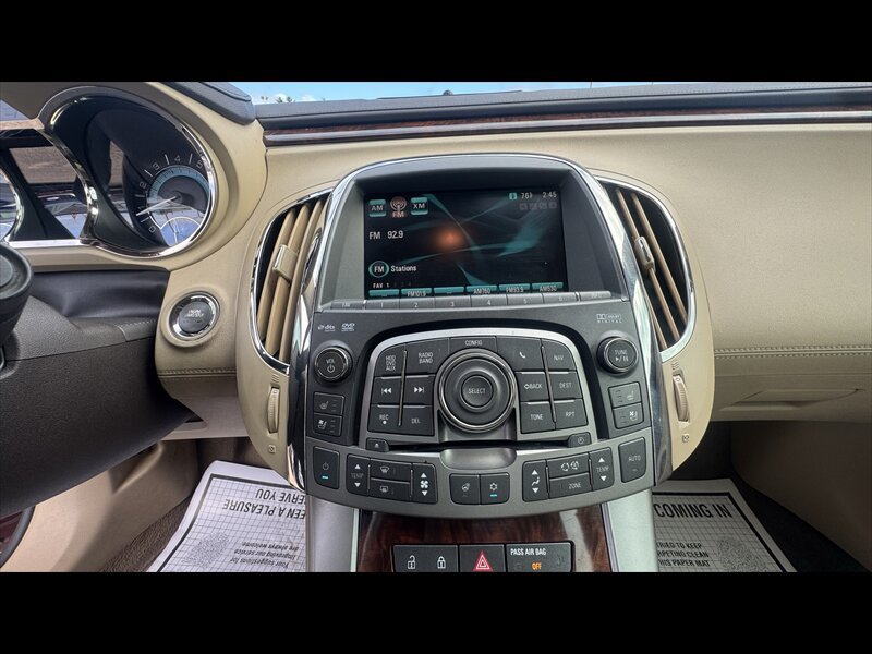 Used 2010 Buick LaCrosse CXL w/ Luxury Package AWD/4WD image 17