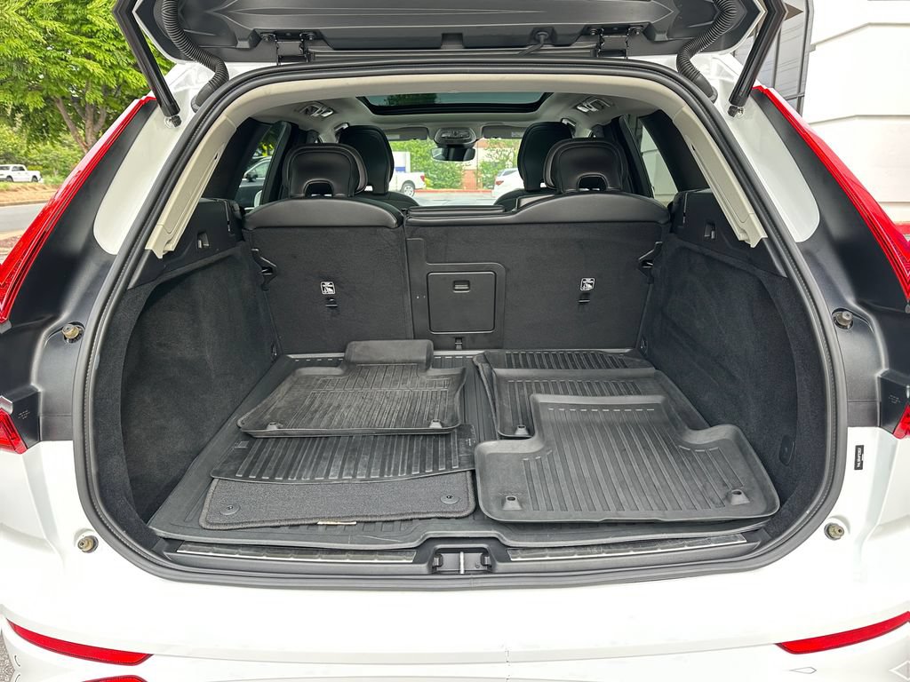 Used 2023 Volvo XC60 B5 Core w/ Climate Package AWD/4WD image 9