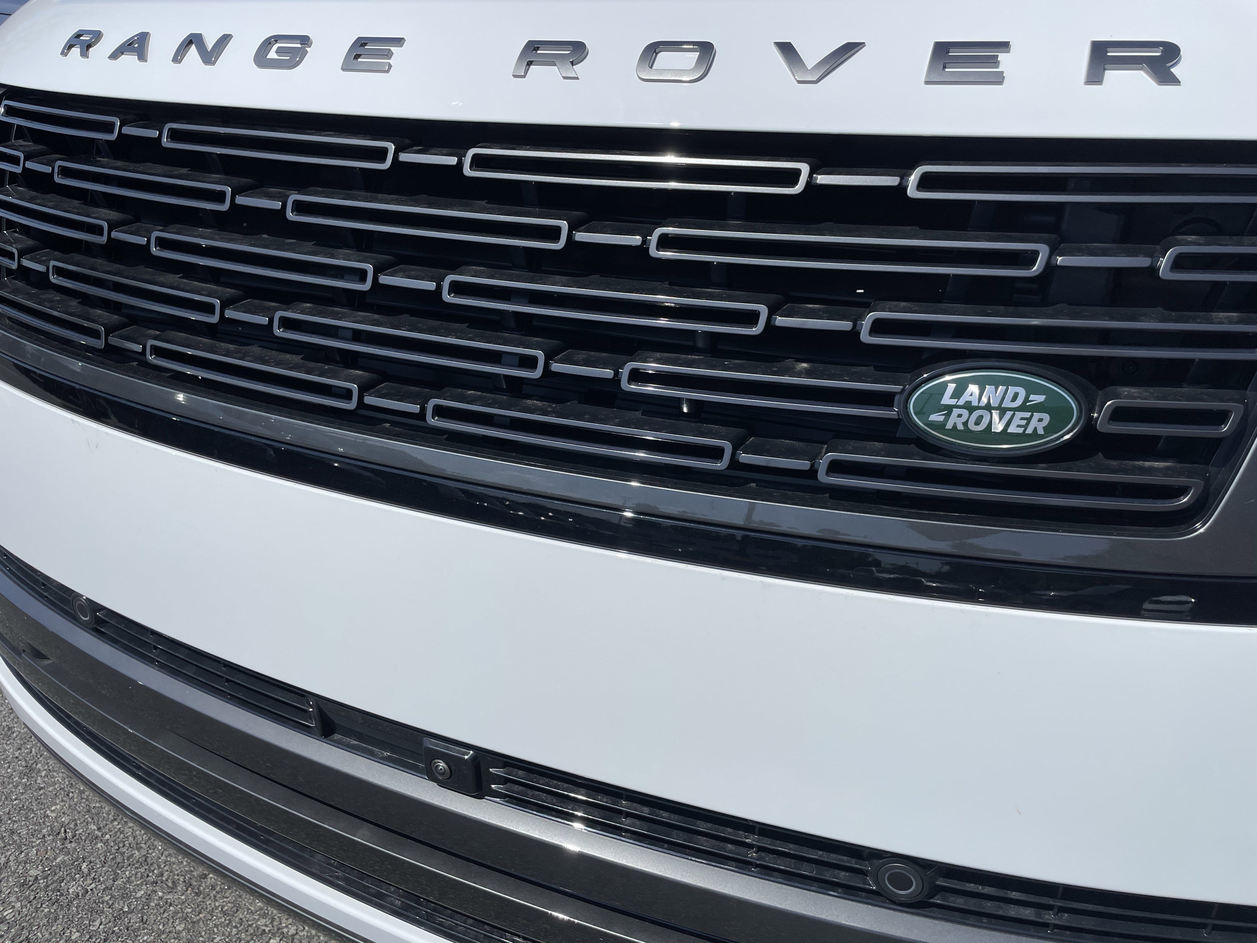 New 2025 Land Rover Range Rover SE image 32