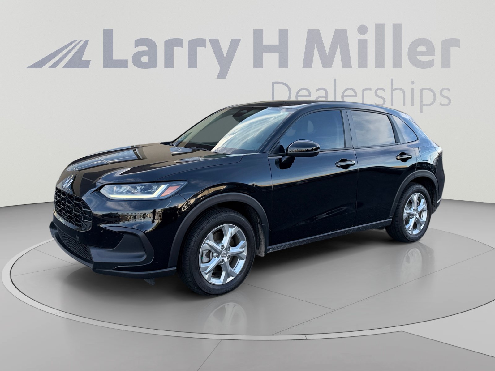 Used 2024 Honda HR-V LX image 1