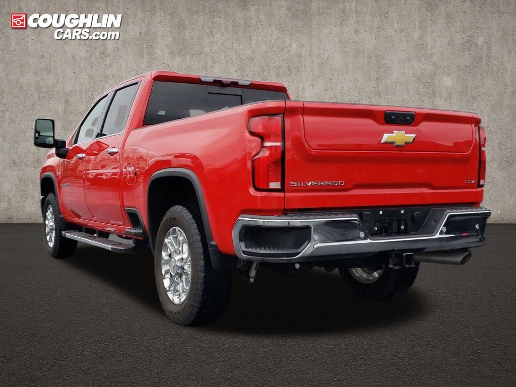 Used 2024 Chevrolet Silverado 2500 LTZ w/ LTZ Premium Package AWD/4WD image 3