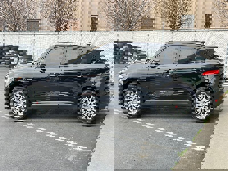 Used 2017 Jaguar F-PACE Prestige AWD/4WD image 4