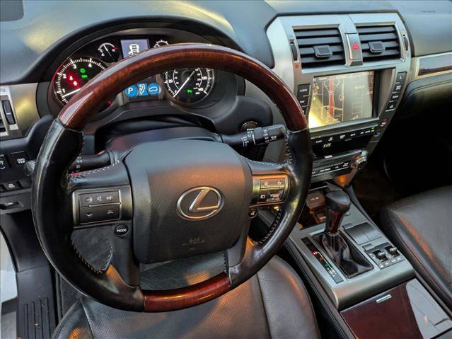 Used 2016 Lexus GX 460 image 10