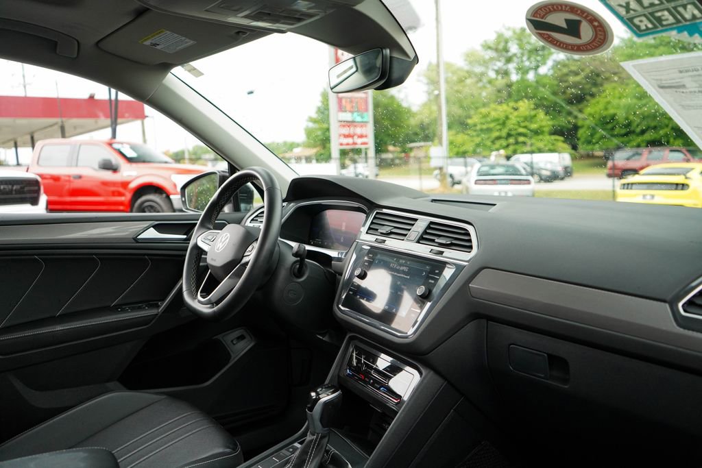 Used 2024 Volkswagen Tiguan SE FWD image 13