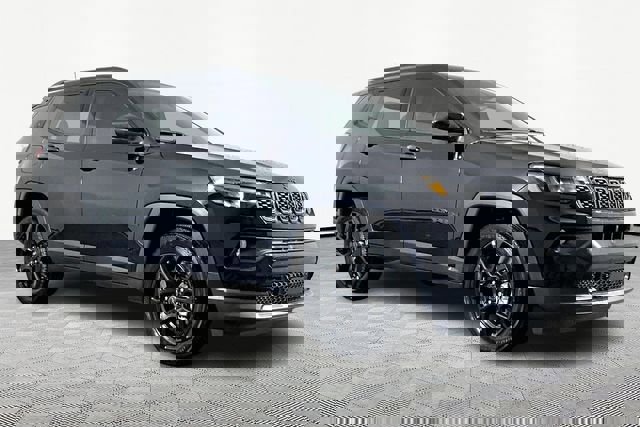 New 2026 Jeep Compass Latitude image 3