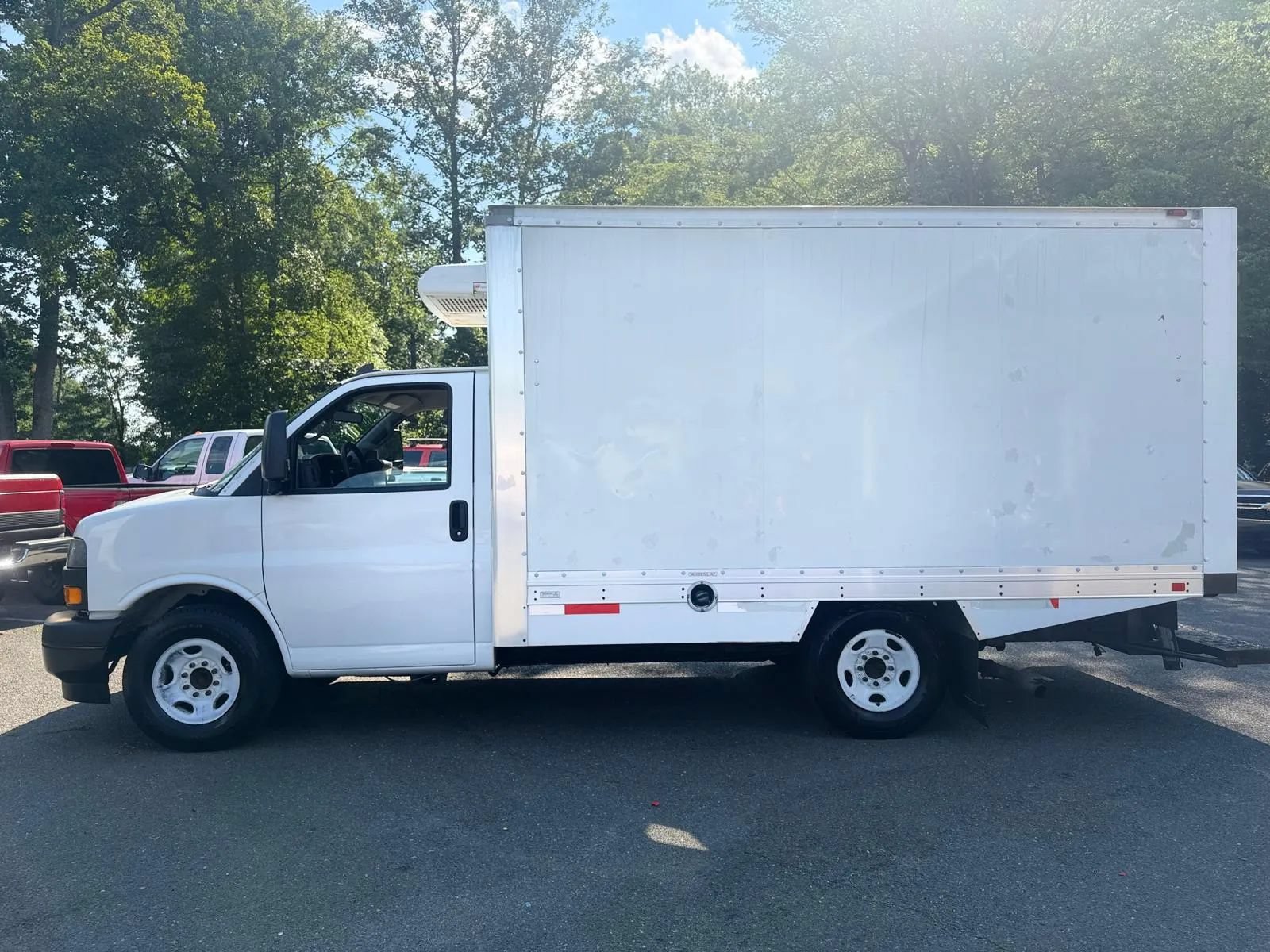 Used 2019 GMC Savana 3500 w/ Power Convenience Package RWD image 4