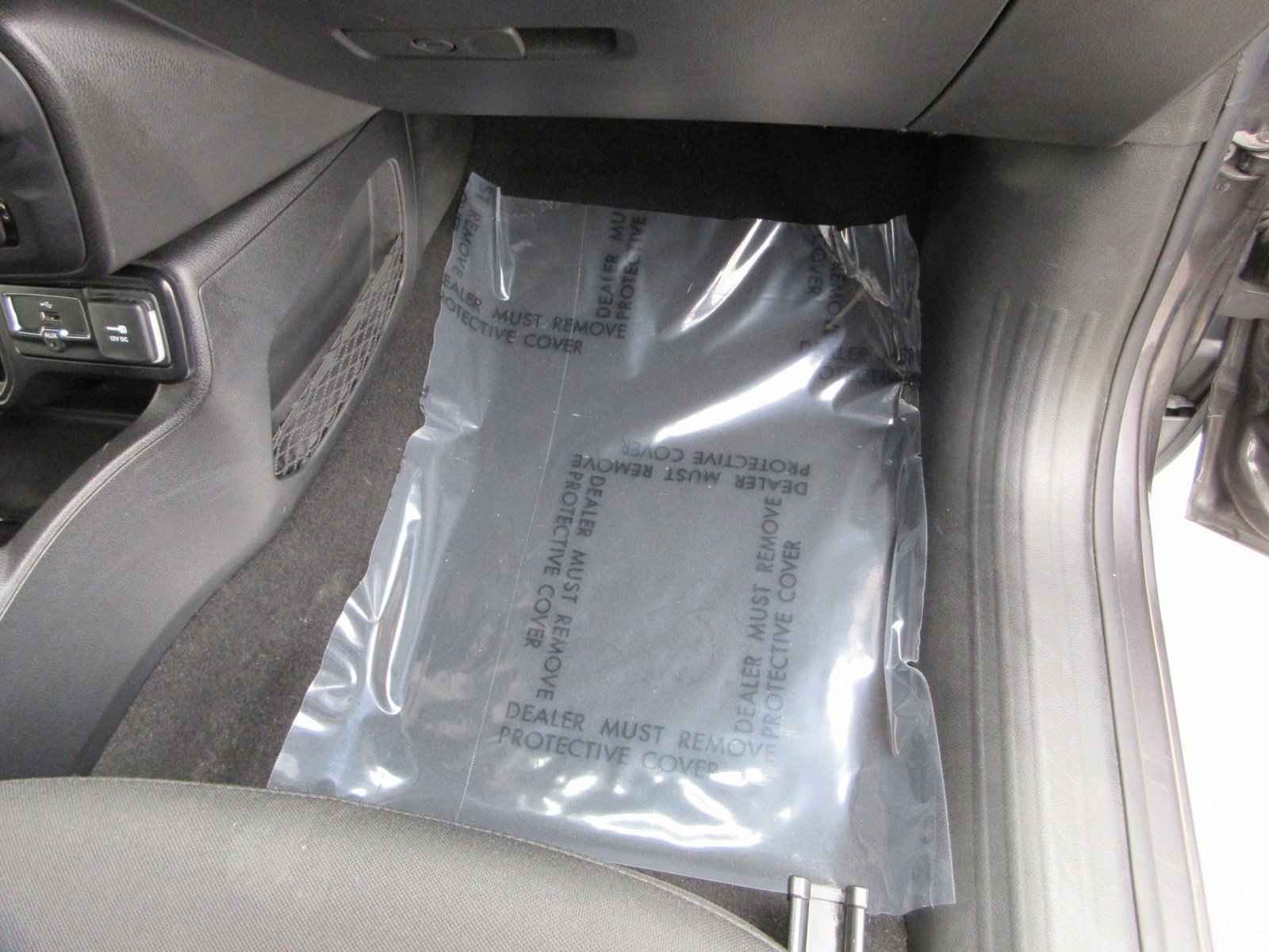 Used 2018 Jeep Renegade Altitude w/ UConnect 8.4 Nav Group FWD image 25