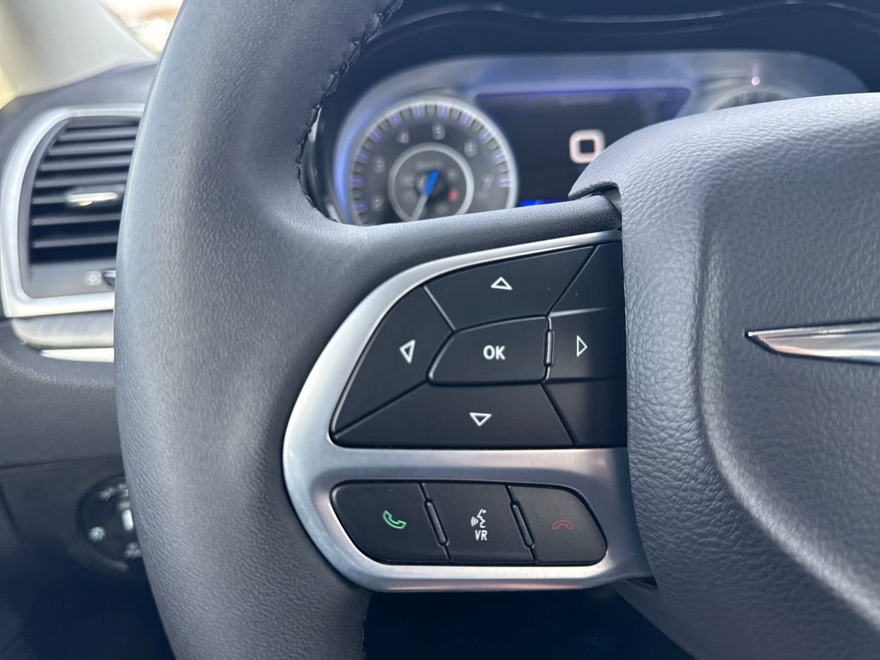 Used 2023 Chrysler 300 Touring L w/ Popular Equipment Group image 27