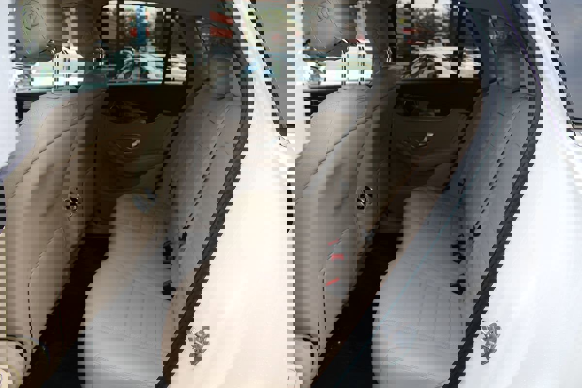 Used 2019 Mercedes-Benz GLC 300 w/ Premium Package image 23