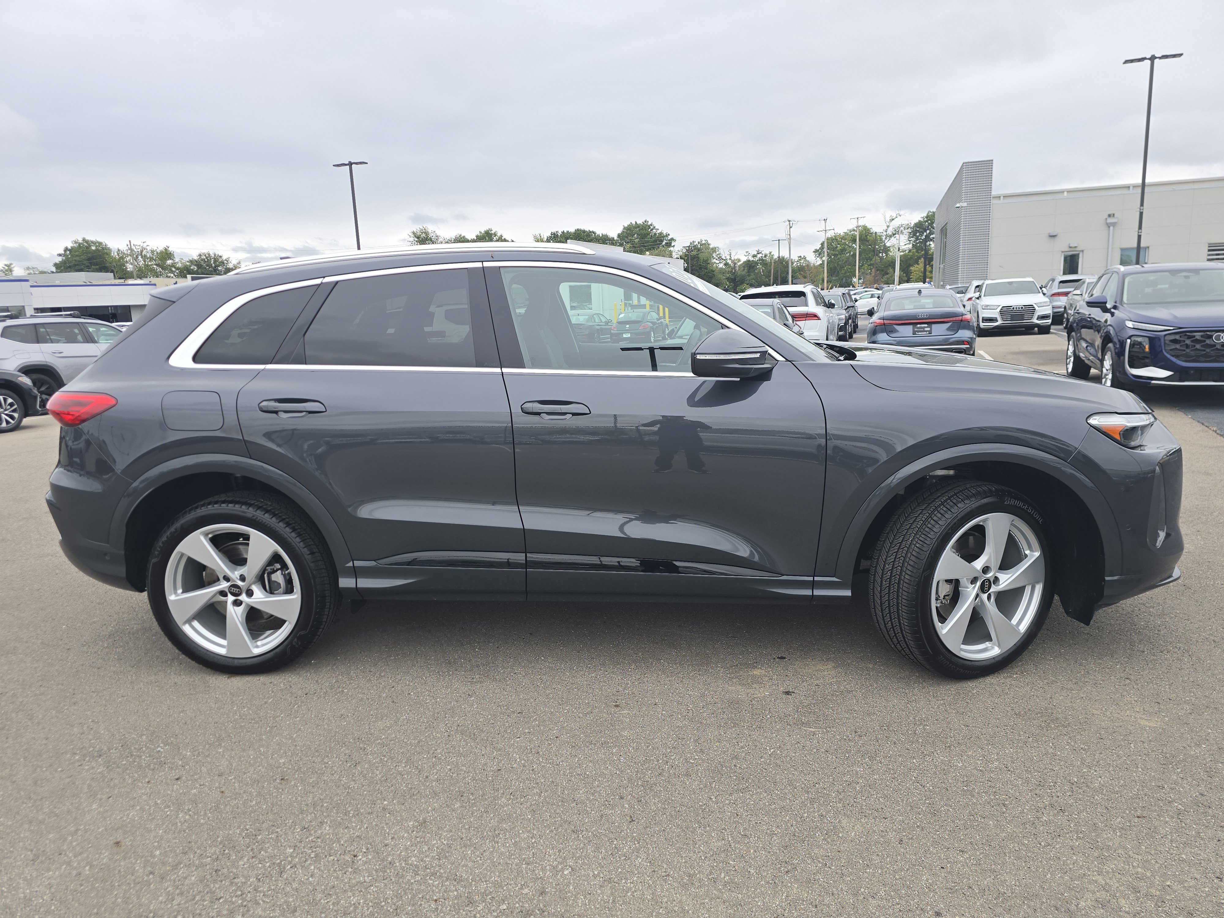 Certified 2025 Audi Q5 Premium Plus w/ Premium Plus AWD/4WD image 8