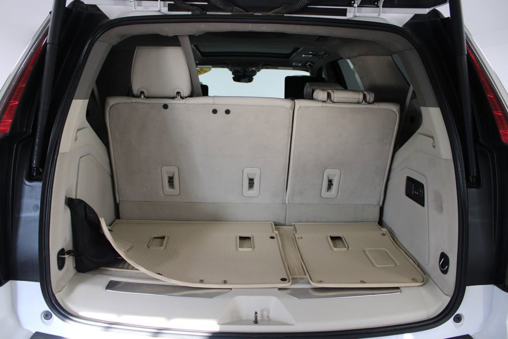 Used 2021 Cadillac Escalade Premium Luxury Platinum w/ Heavy-Duty Trailer Package image 16