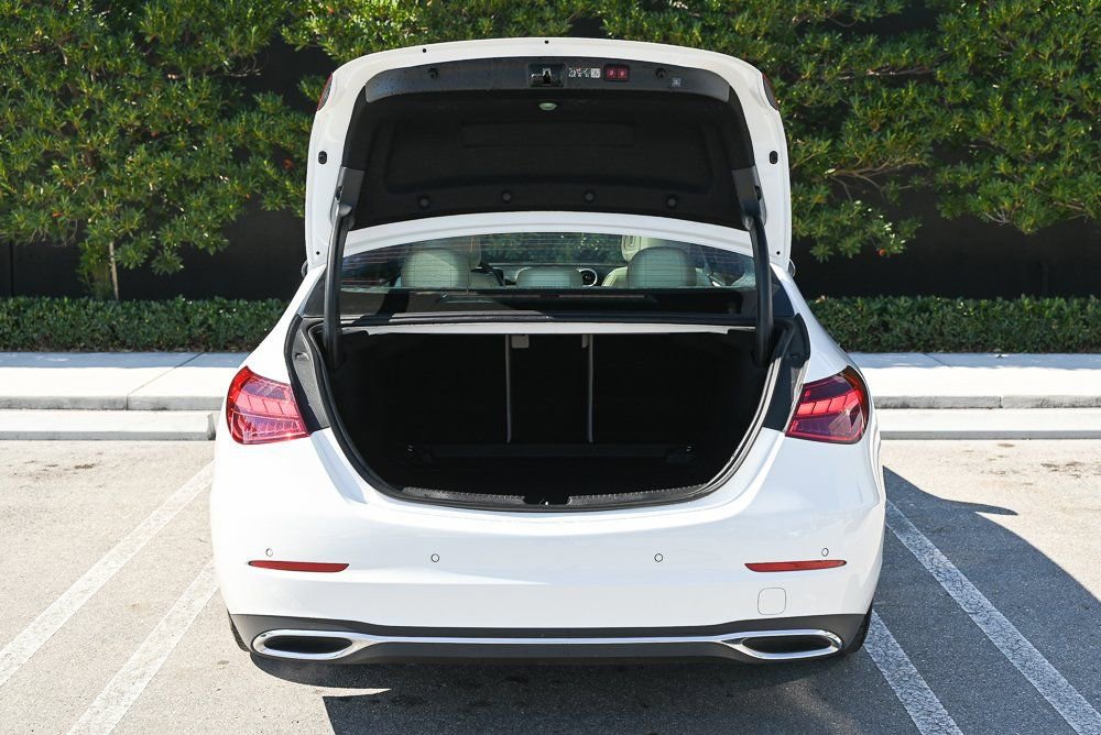 Used 2025 Mercedes-Benz C 300 Sedan image 9