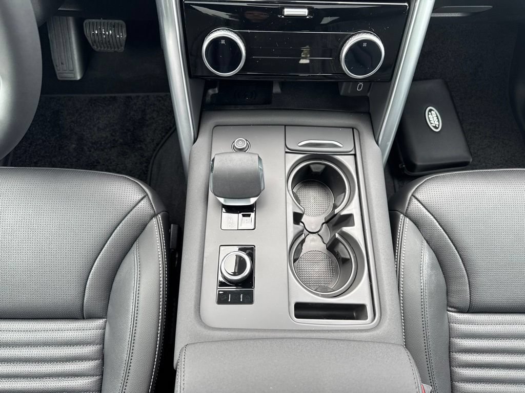 New 2026 Land Rover Discovery S AWD/4WD image 23