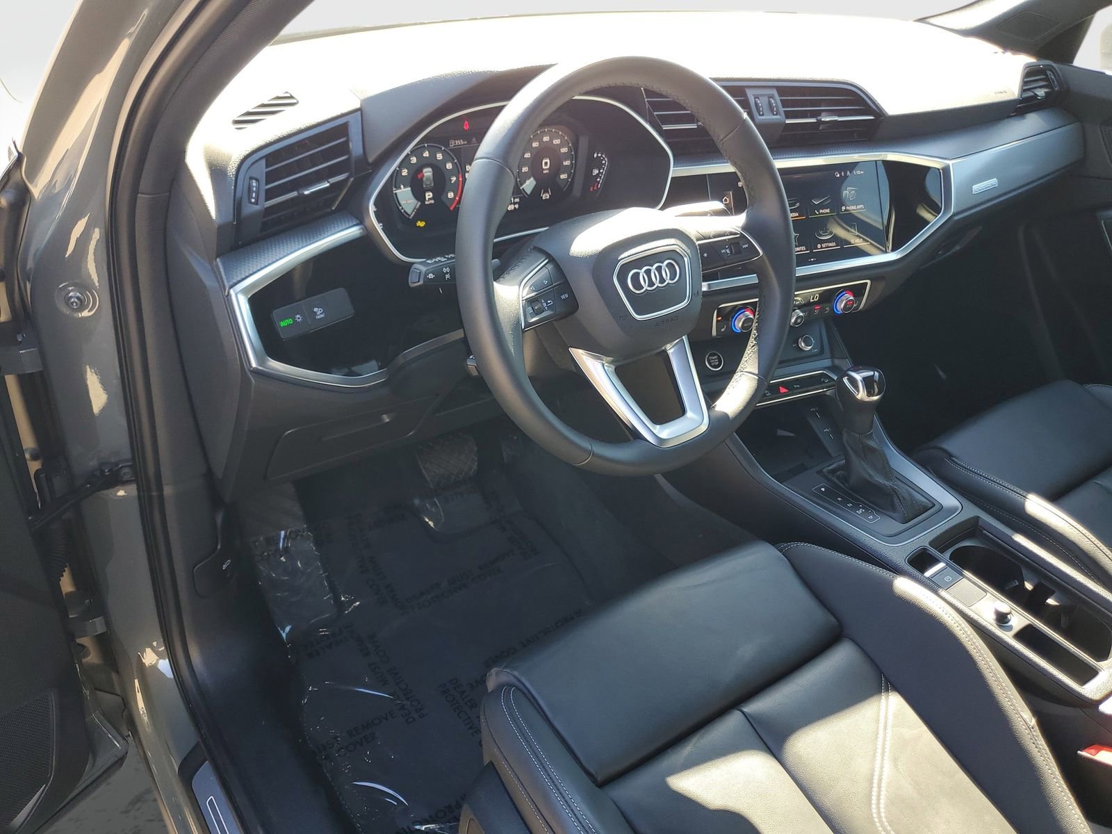 Used 2025 Audi Q3 2.0T Premium w/ Convenience Package image 18