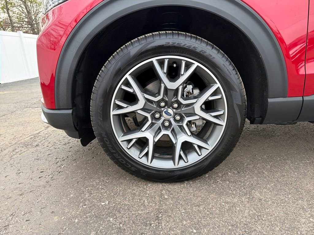 Used 2025 Ford Explorer Platinum w/ Ultimate Package image 34