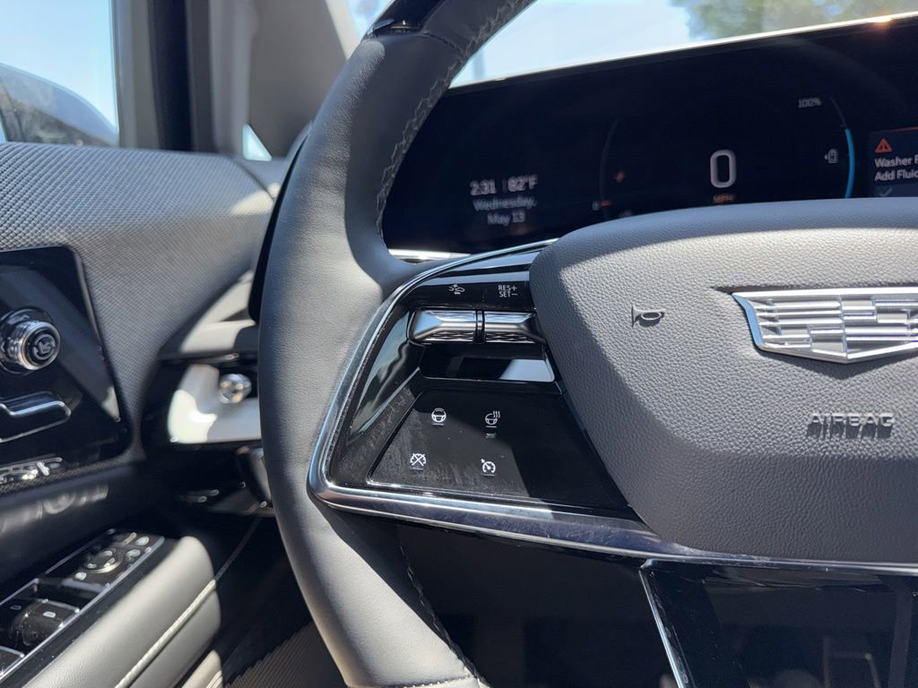 Used 2025 Cadillac Optiq Sport 2 w/ LPO, Floor Liner Package AWD/4WD image 15