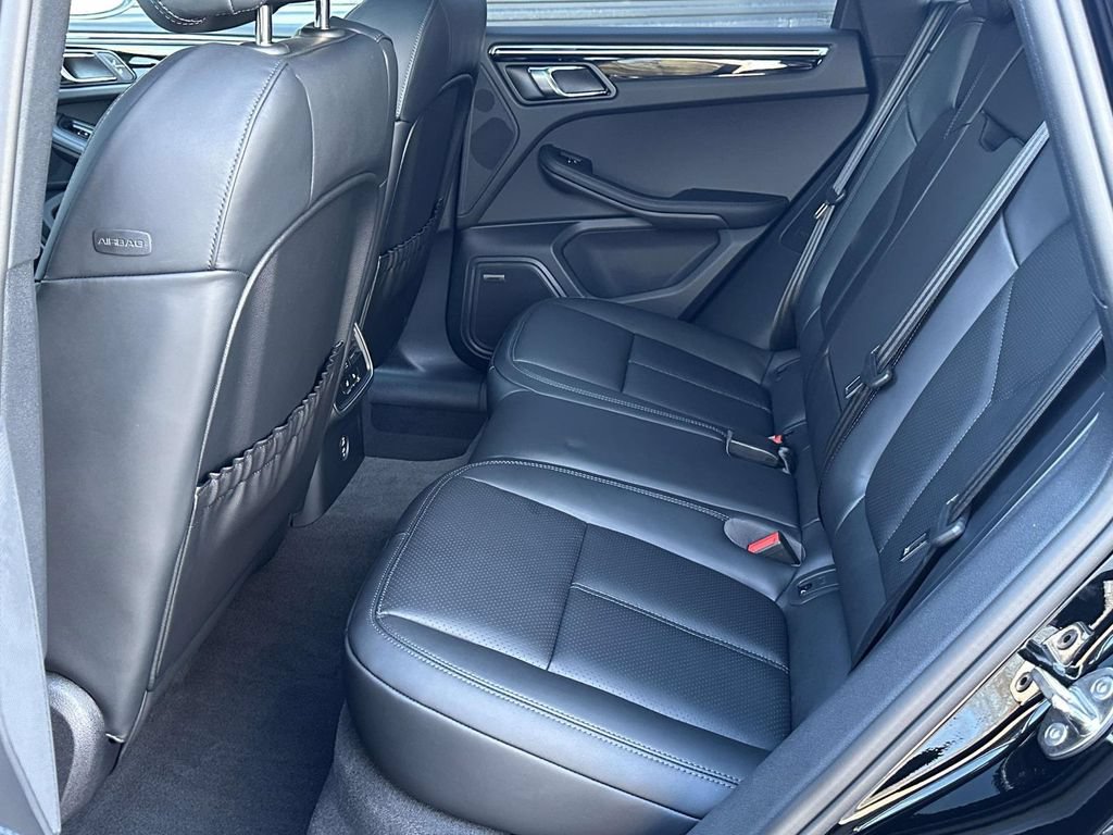 New 2026 Porsche Macan AWD/4WD image 12
