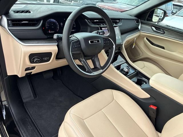 New 2025 Jeep Grand Cherokee L Limited w/ Luxury Tech Group II RWD image 14