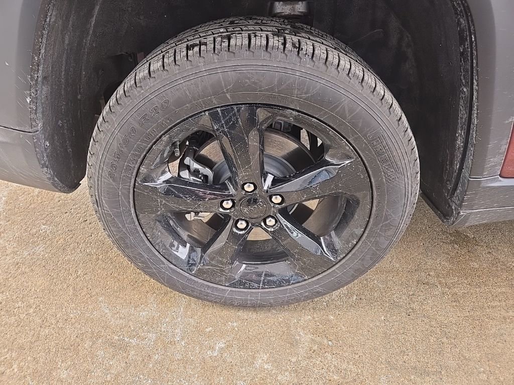 Used 2025 Jeep Grand Cherokee L Limited w/ Luxury Tech Group II image 18