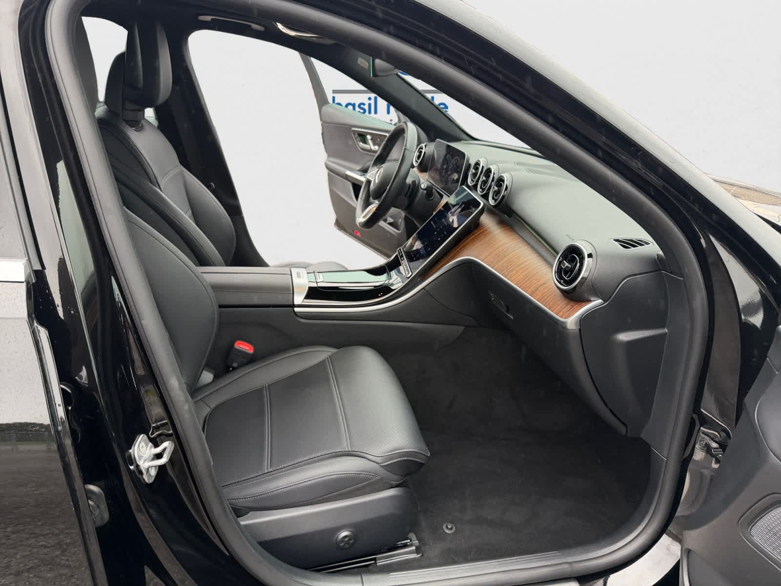 Used 2025 Mercedes-Benz C 300 4MATIC Sedan image 19