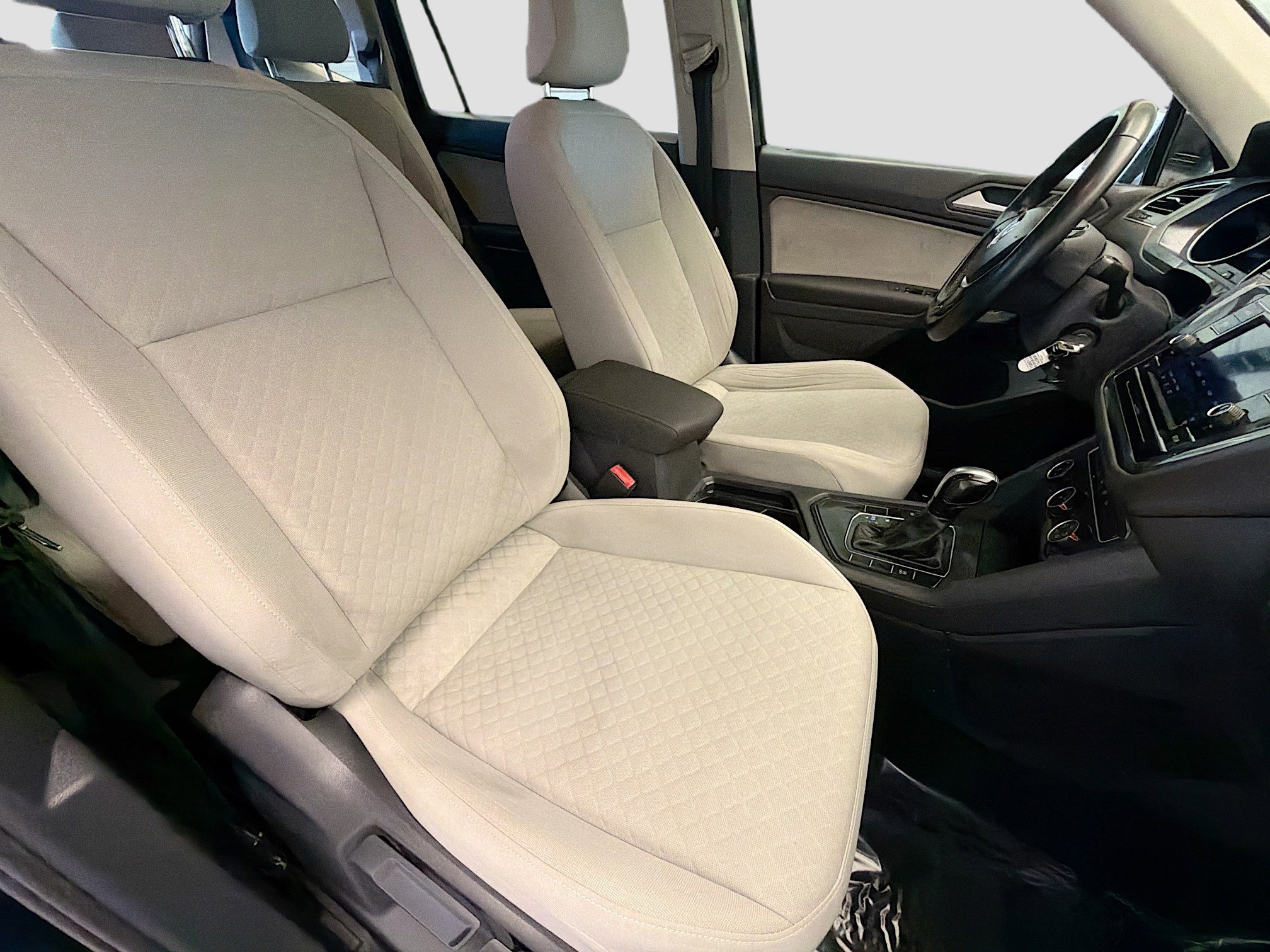 Used 2019 Volkswagen Tiguan S image 15