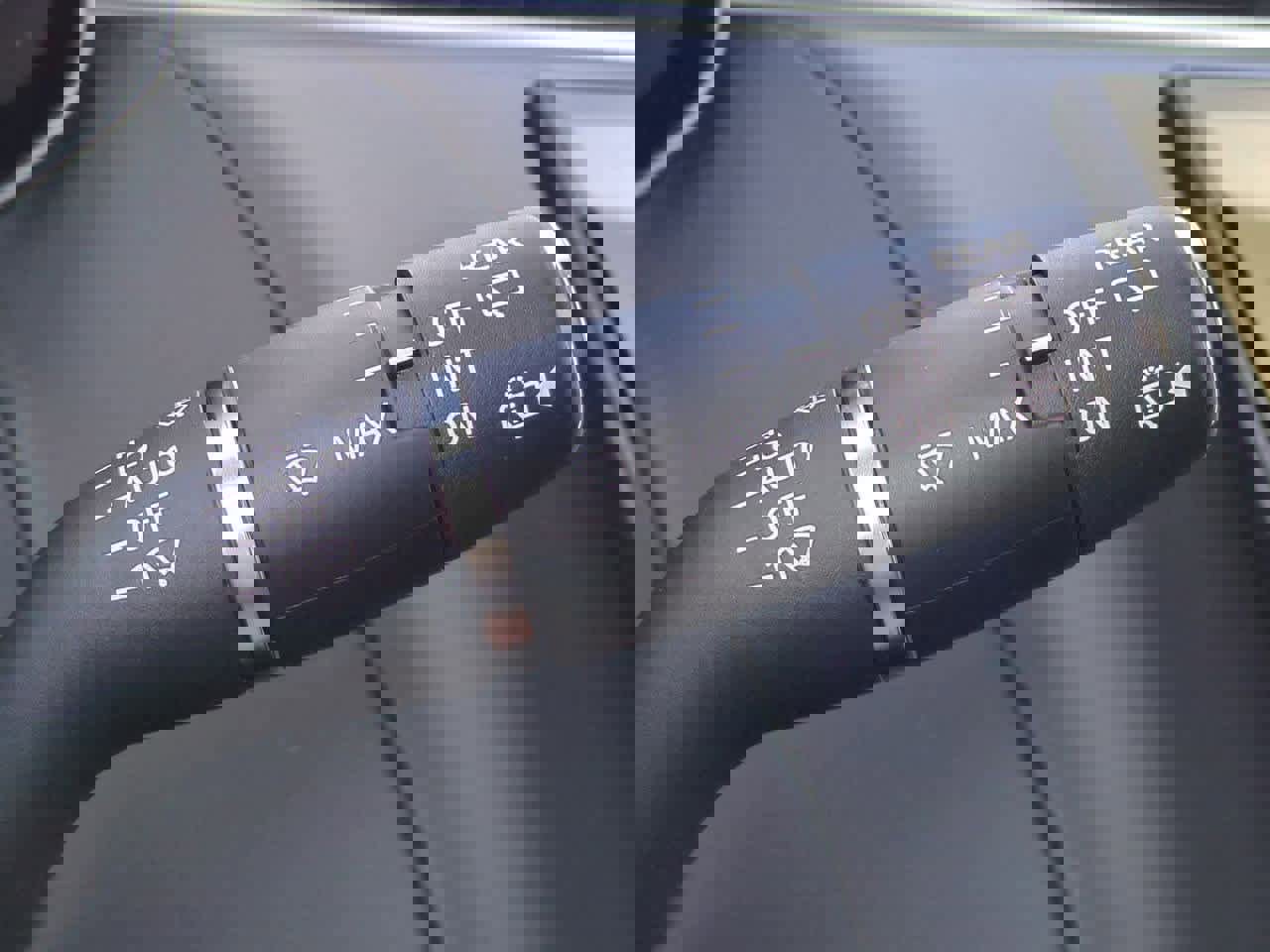 New 2025 Land Rover Range Rover Sport Dynamic SE image 25