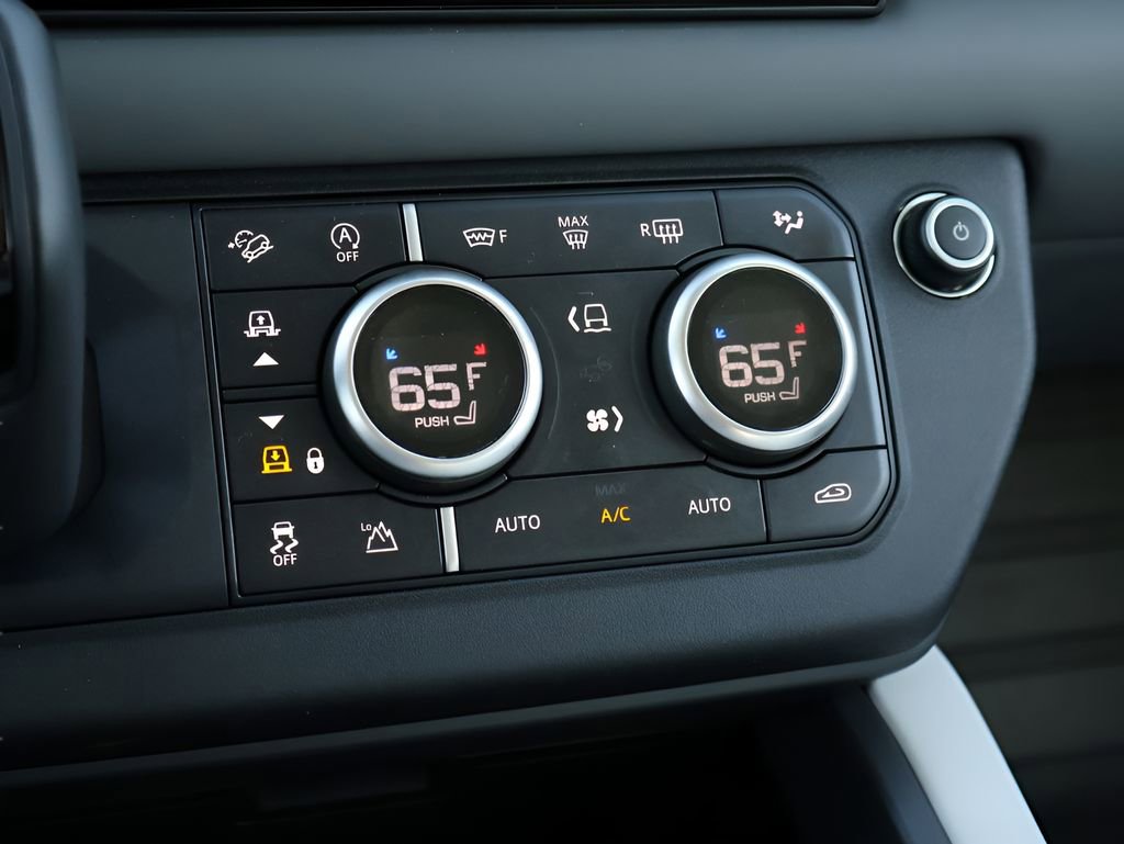 Certified 2025 Land Rover Defender 110 X-Dynamic SE image 26