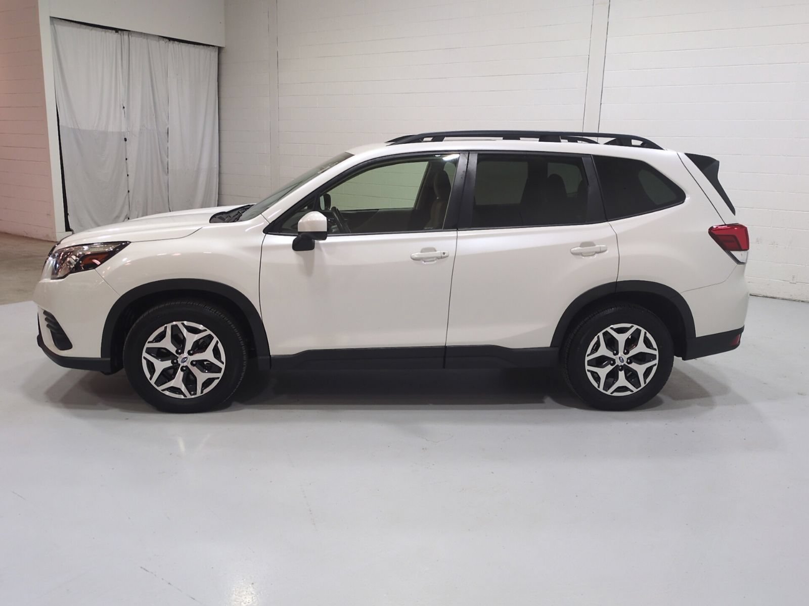 Certified 2024 Subaru Forester Premium AWD/4WD image 6