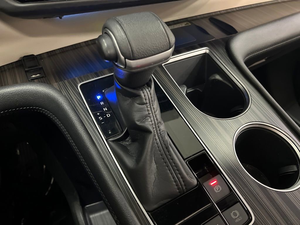 Used 2022 Toyota Sienna Platinum image 26