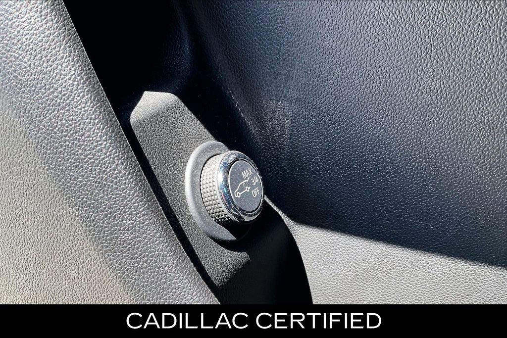 Certified 2023 Cadillac XT4 Sport FWD image 33